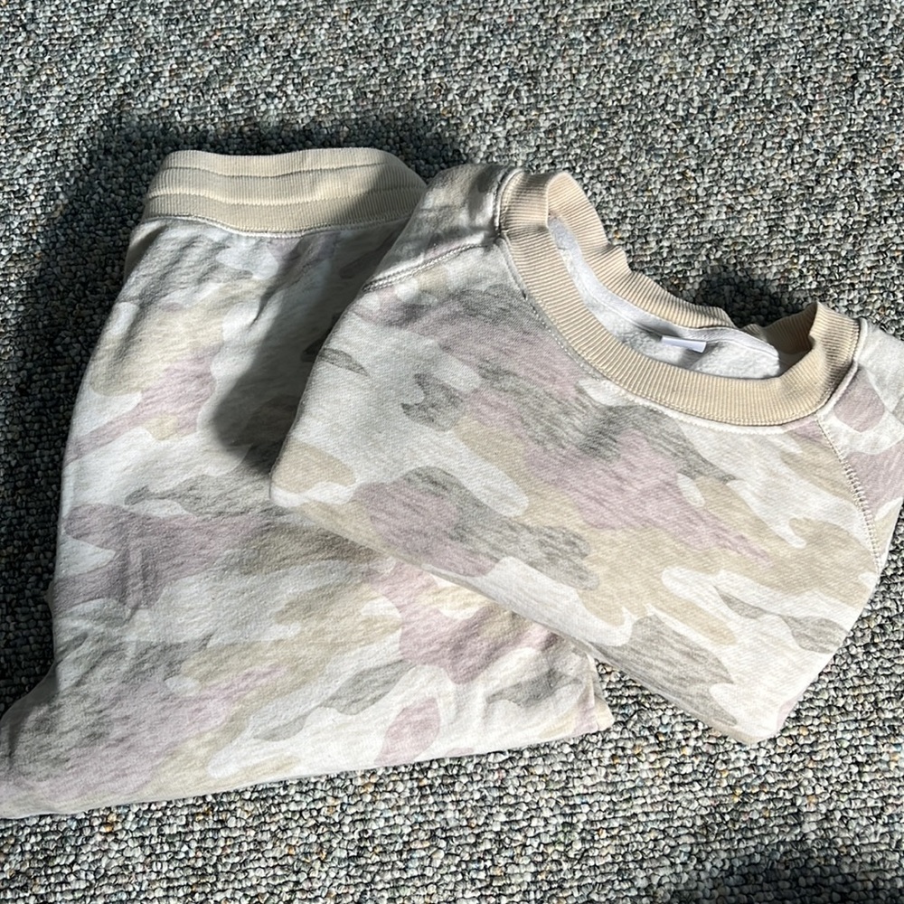 Reduced* Old Navy Cream Pink Camo Sweatsuit